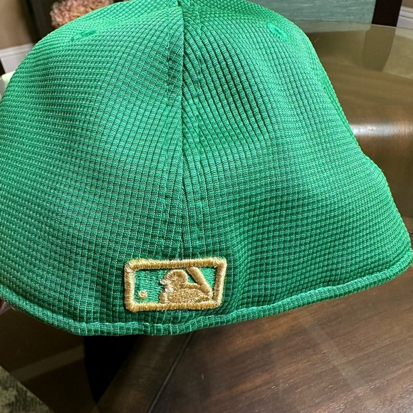 New Los Angeles Dodgers New Era White/Green Low Profile 59FIFTY Fitted Hat 7 1/4 - Picture 3 of 5